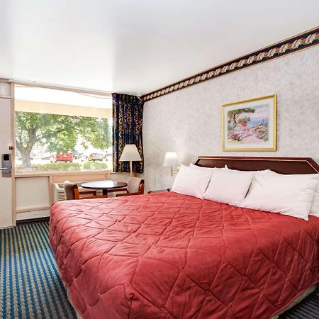 รามาดา ลิมิเต็ด ค็อคคีย์สวิลล์ Hotel Cockeysville ภายนอก รูปภาพ