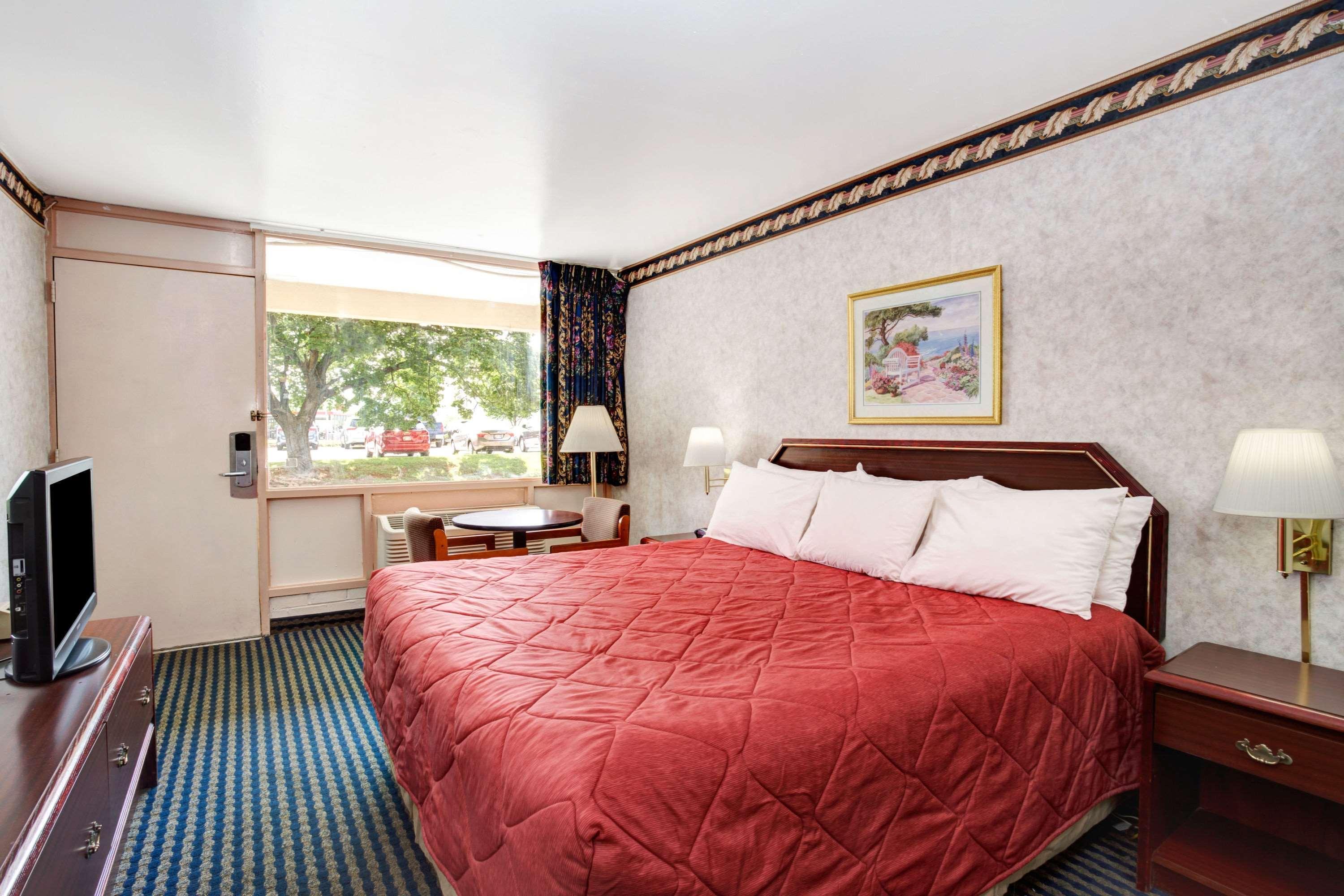 รามาดา ลิมิเต็ด ค็อคคีย์สวิลล์ Hotel Cockeysville ภายนอก รูปภาพ